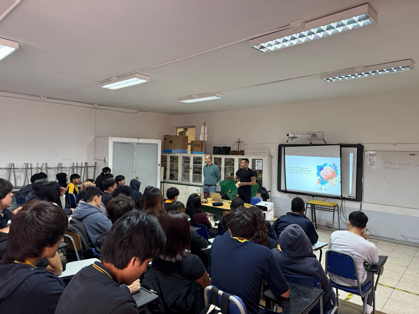 Charla de prevención en el Liceo Gabriela Mistral de Independencia
