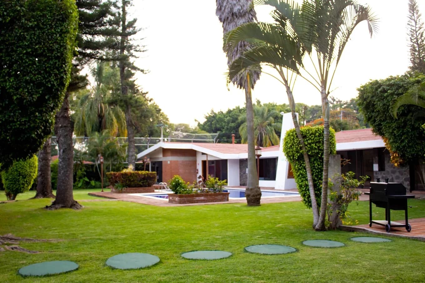 Clínica Life Cuernavaca | Clínica de Rehabilitación de Adicciones y Neurotecnología Premium